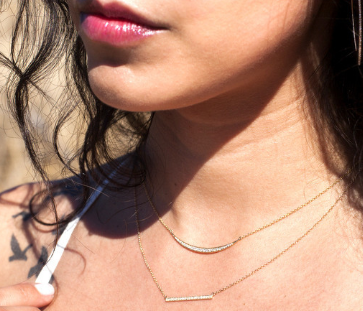 muse refined crescent bar necklace